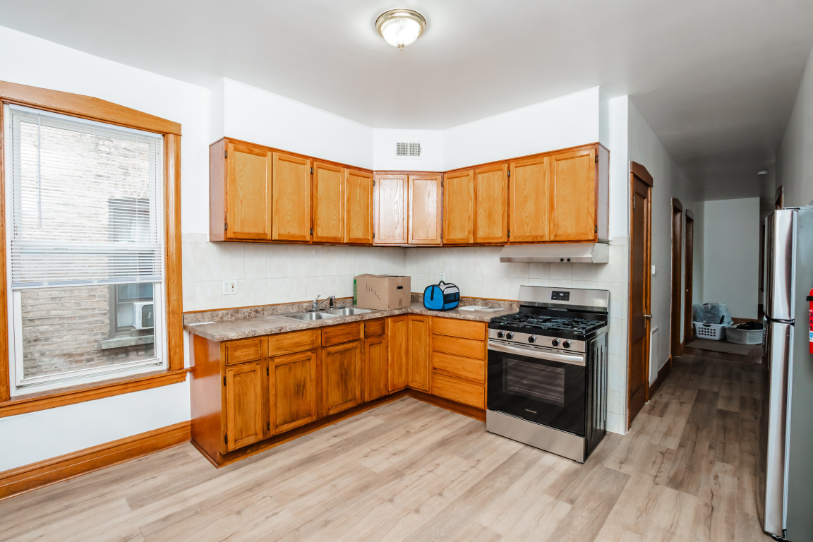 3417 West Evergreen Avenue Chicago IL 60651