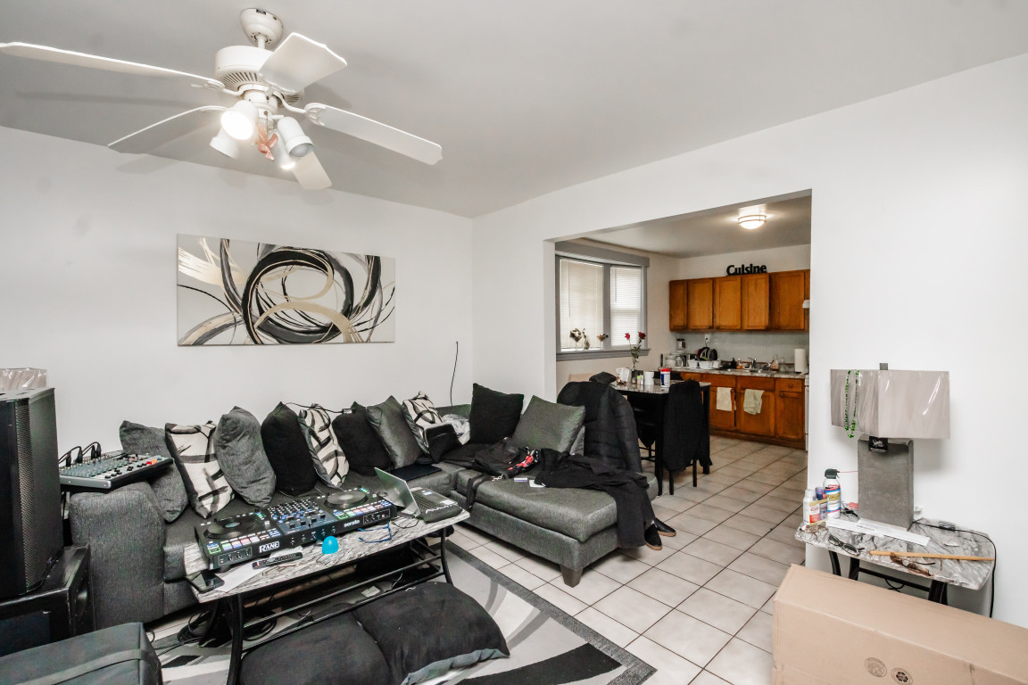 3417 West Evergreen Avenue Chicago IL 60651