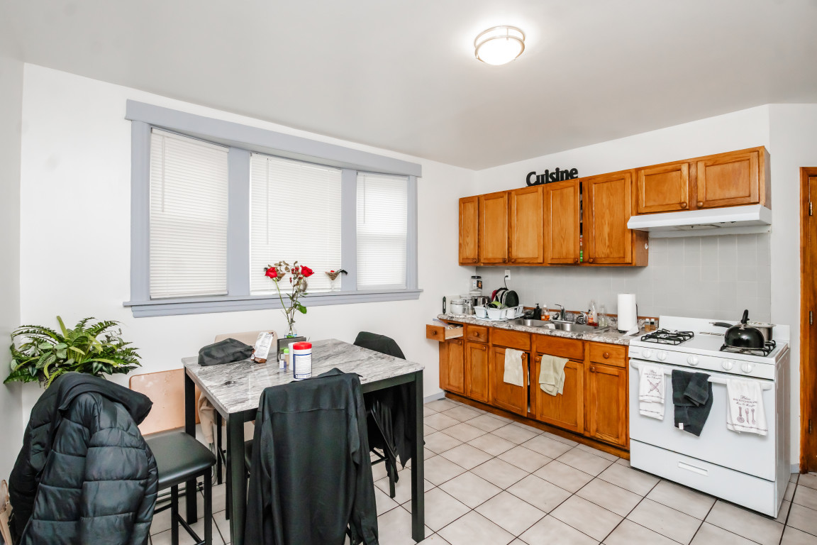 3417 West Evergreen Avenue Chicago IL 60651
