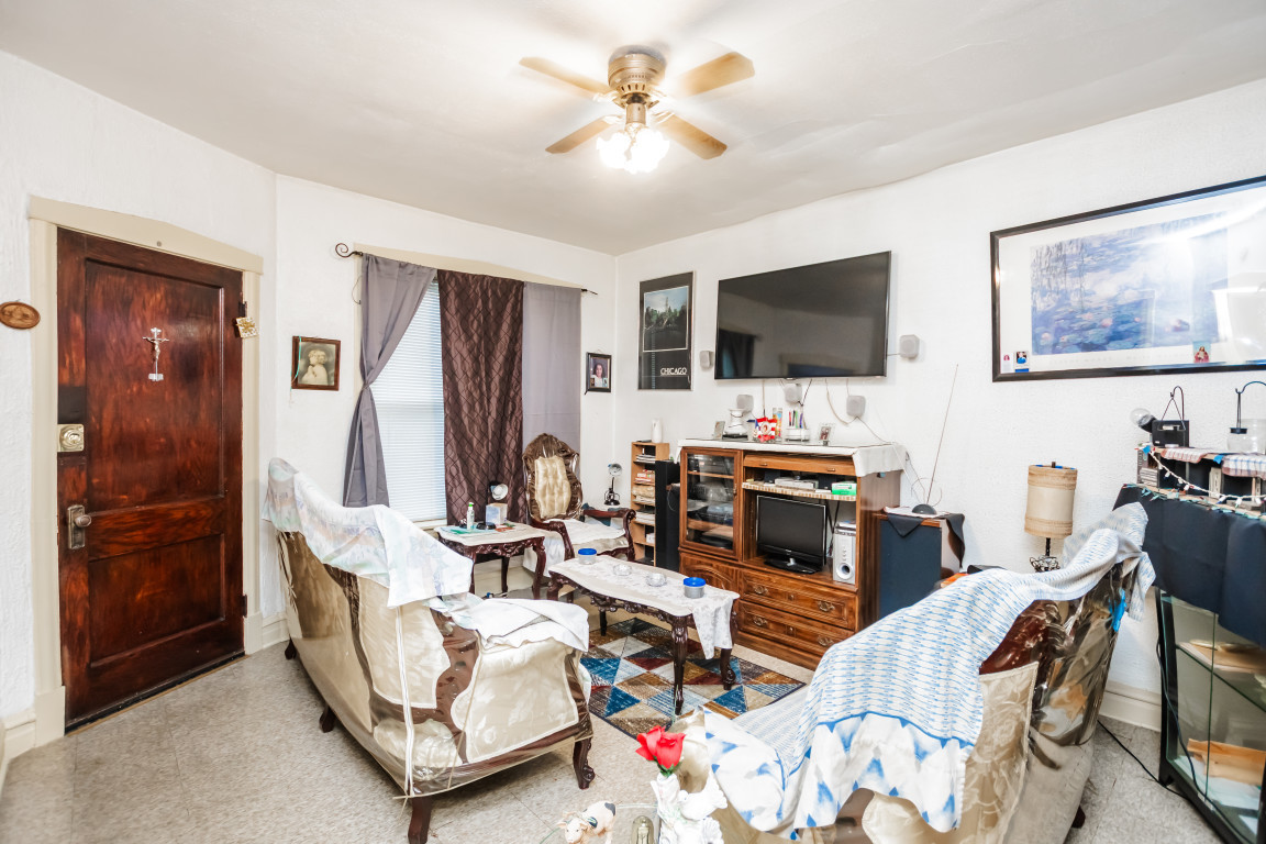 3417 West Evergreen Avenue Chicago IL 60651