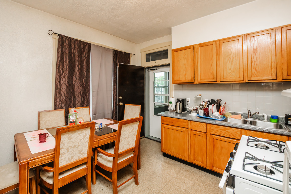 3417 West Evergreen Avenue Chicago IL 60651