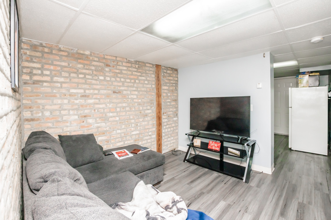 3417 West Evergreen Avenue Chicago IL 60651