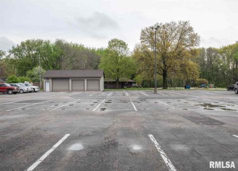 2121 47TH Street Moline IL 61265