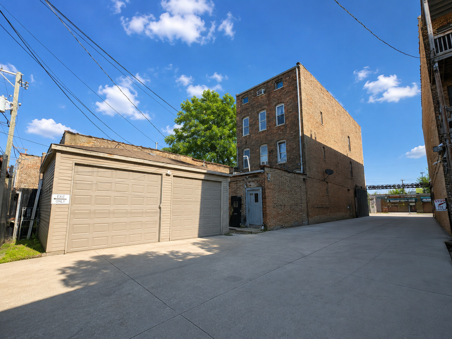 3142 West Cermak Road Chicago IL 60623