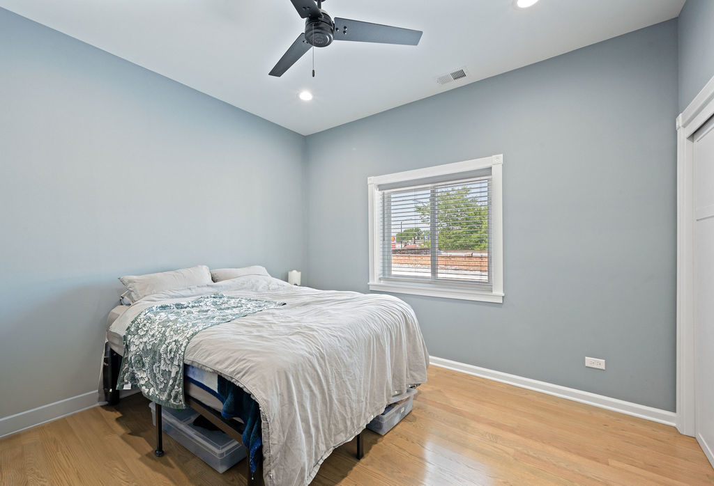 5940 West Montrose Avenue Chicago IL 60634
