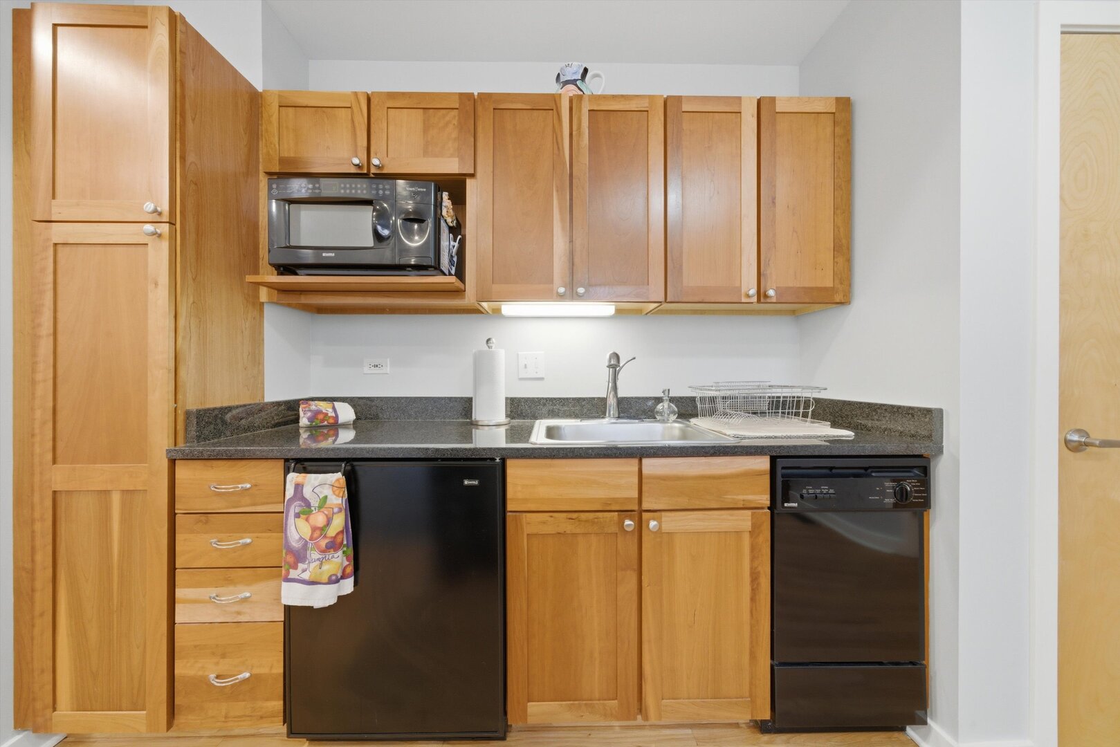1733 West Lawrence Avenue Chicago IL 60640