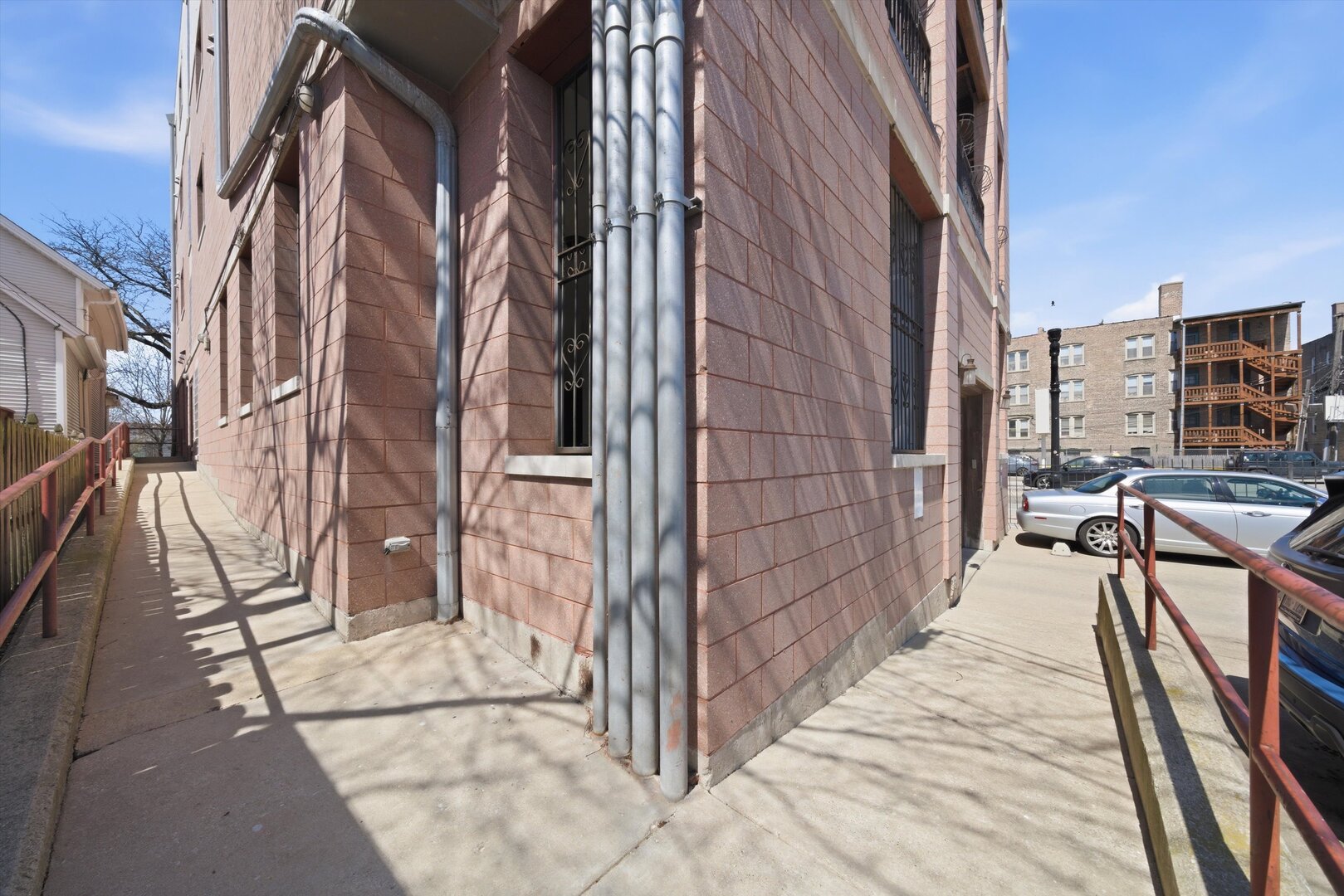 1733 West Lawrence Avenue Chicago IL 60640