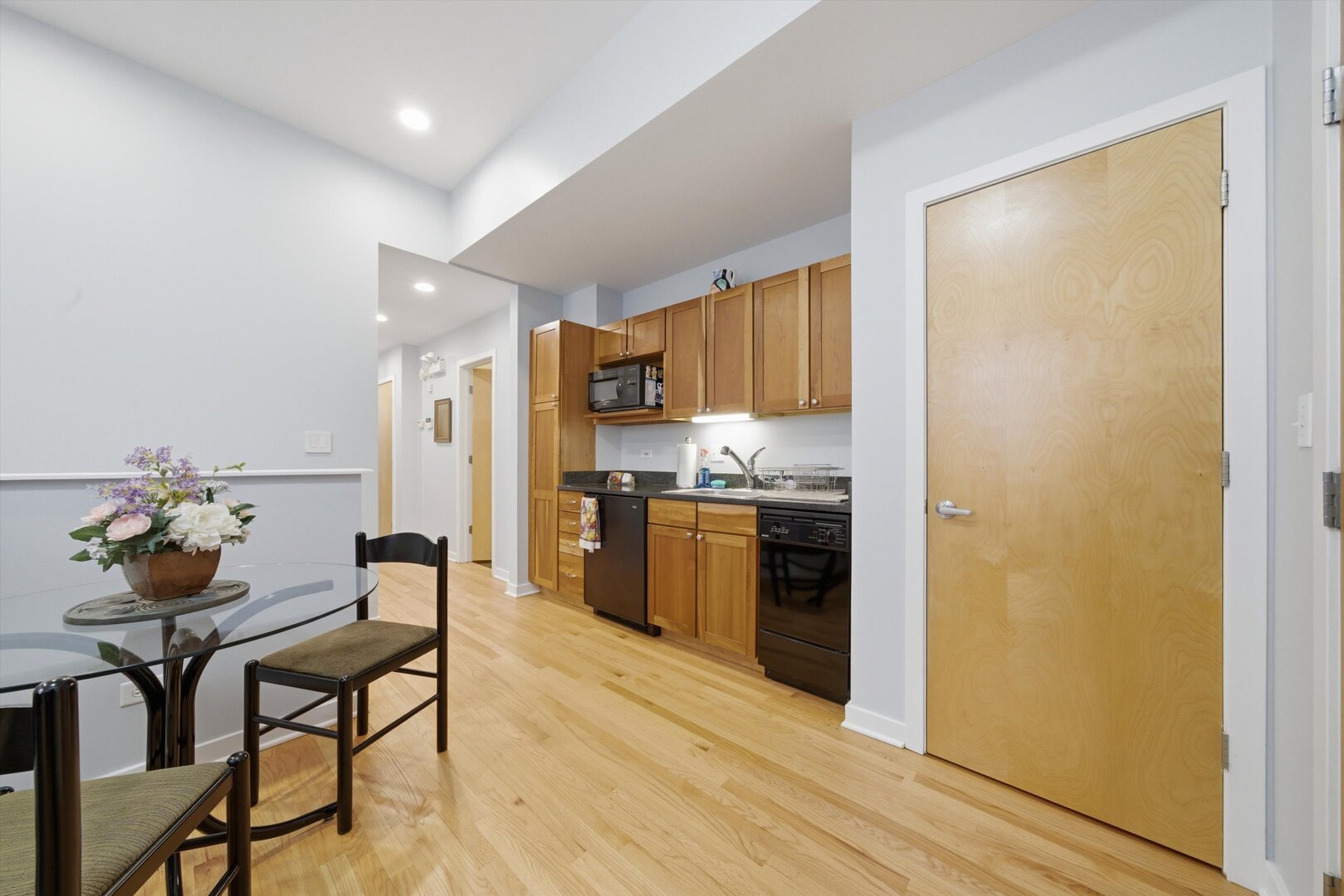 1733 West Lawrence Avenue Chicago IL 60640