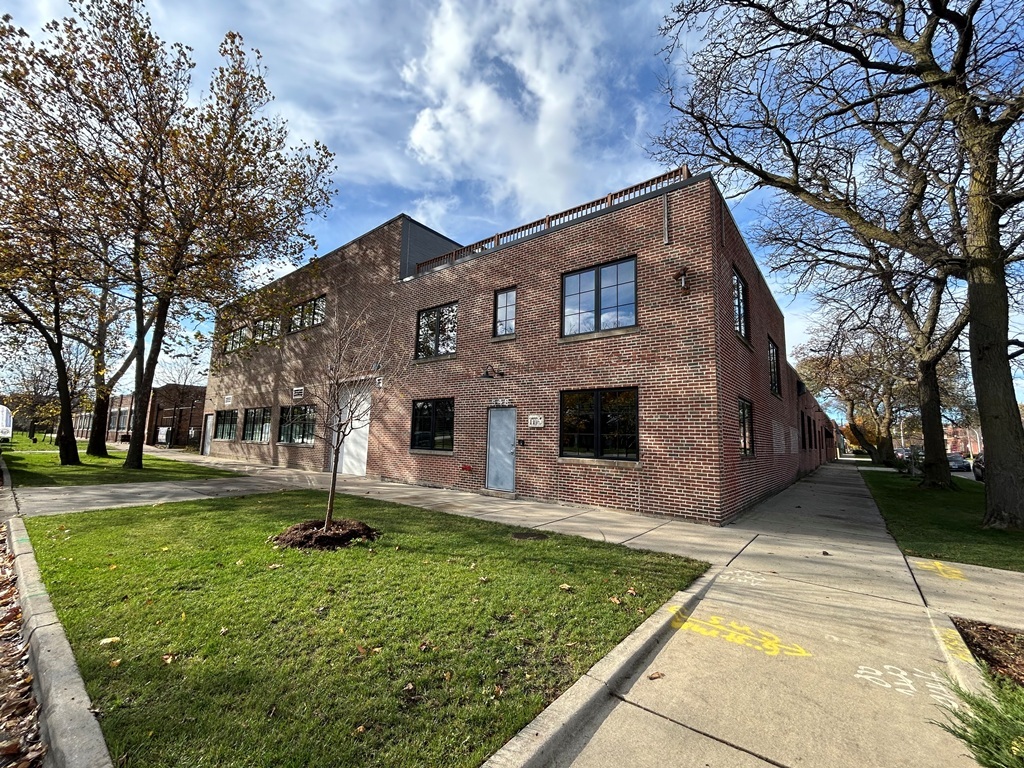548 North Sacramento Boulevard Chicago IL 60612