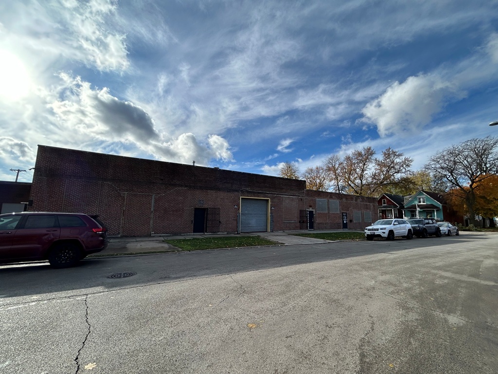 548 North Sacramento Boulevard Chicago IL 60612
