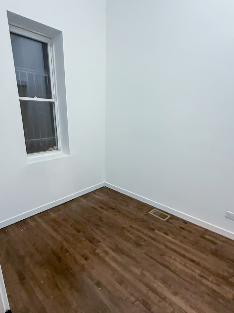 8714 South Commercial Avenue Chicago IL 60617