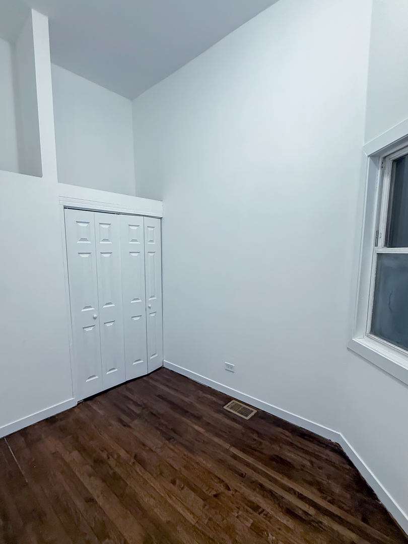 8714 South Commercial Avenue Chicago IL 60617