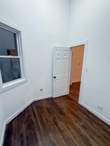 8714 South Commercial Avenue Chicago IL 60617
