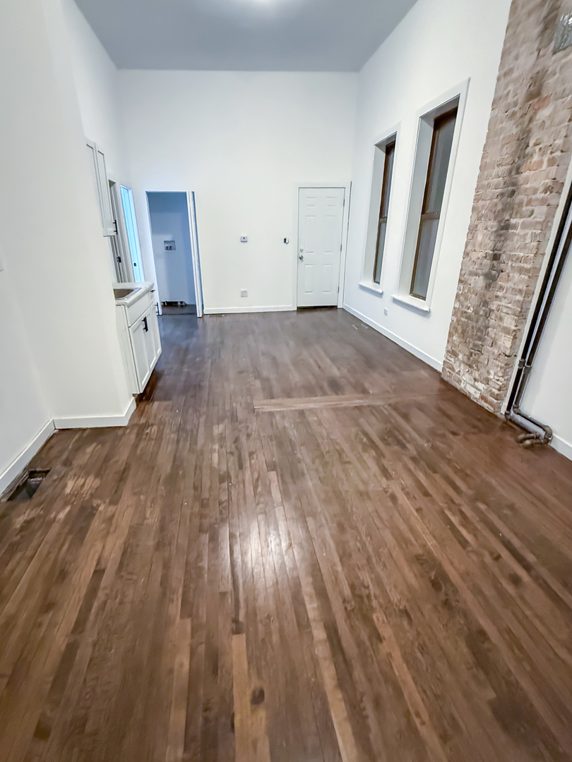 8714 South Commercial Avenue Chicago IL 60617