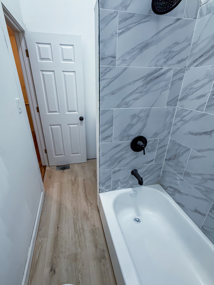 8714 South Commercial Avenue Chicago IL 60617