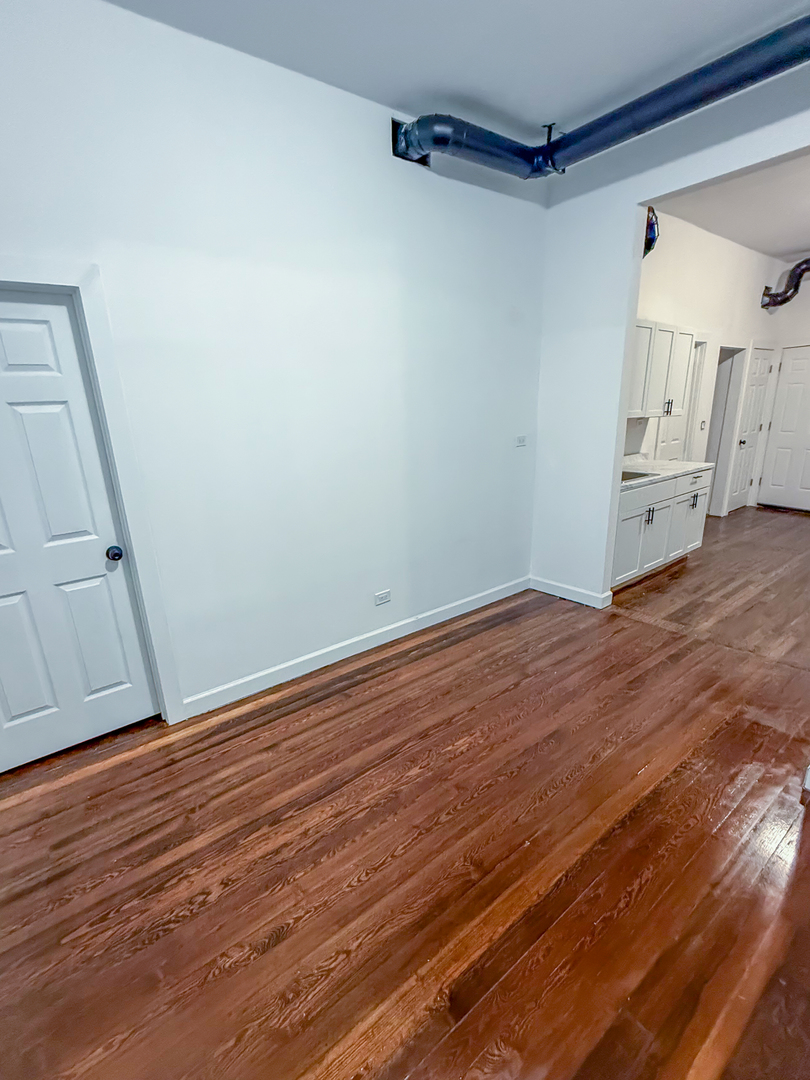 8714 South Commercial Avenue Chicago IL 60617