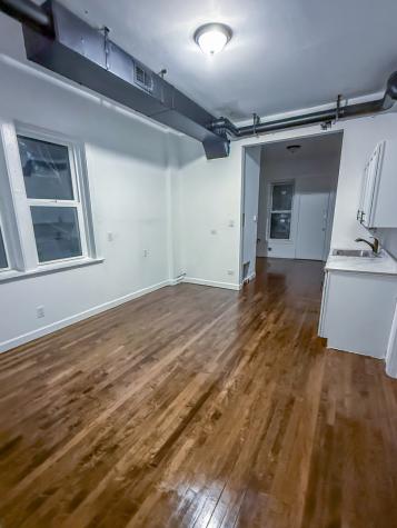 8714 South Commercial Avenue Chicago IL 60617