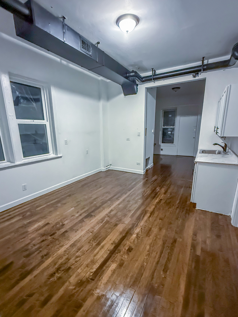 8714 South Commercial Avenue Chicago IL 60617