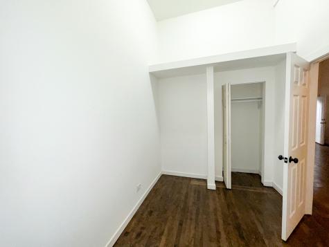 8714 South Commercial Avenue Chicago IL 60617