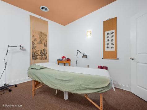 4856 North Damen Avenue Chicago IL 60625