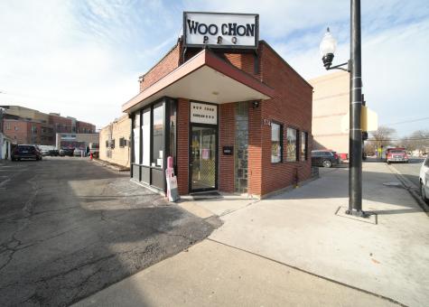 5737 North Lincoln Avenue Chicago IL 60659