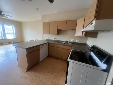 1112 4TH Street Fulton IL 61252