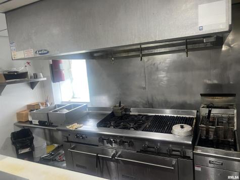 1112 4TH Street Fulton IL 61252