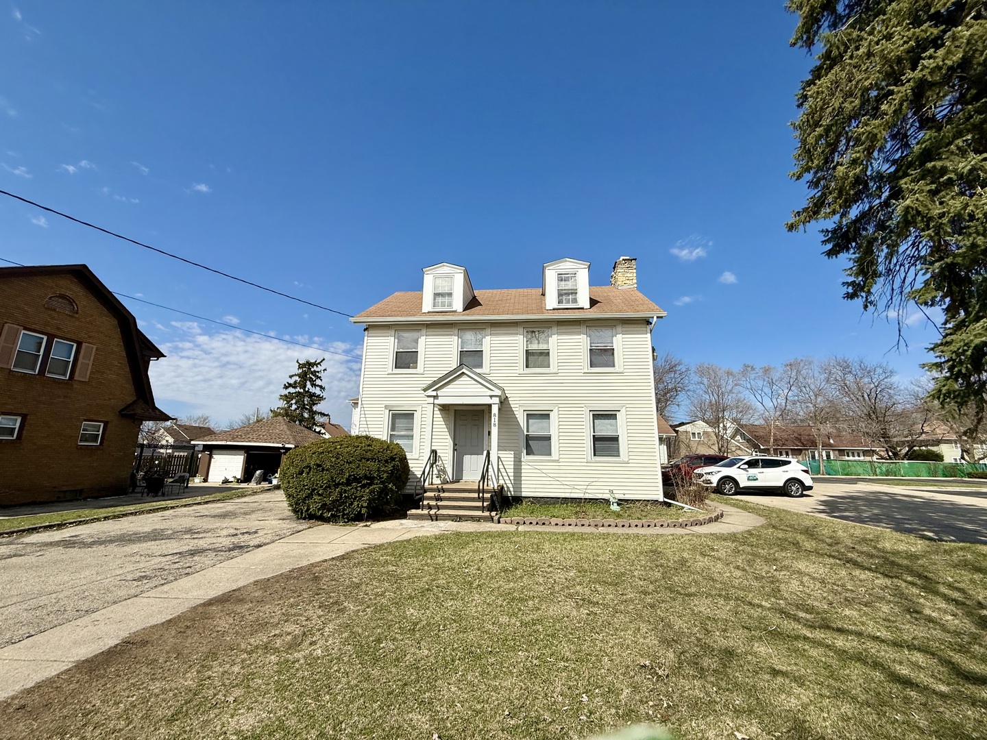 818 East New York Street Aurora IL 60505