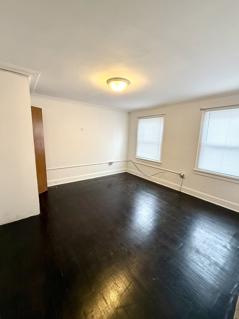 818 East New York Street Aurora IL 60505