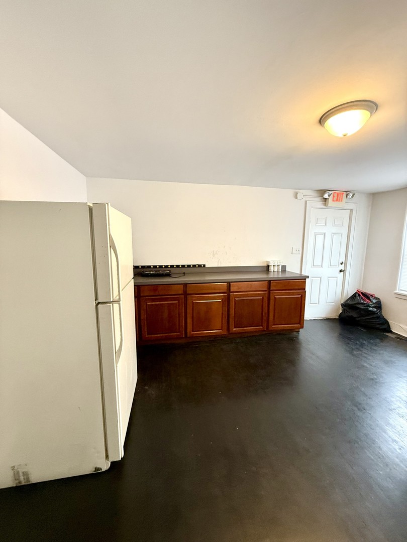 818 East New York Street Aurora IL 60505