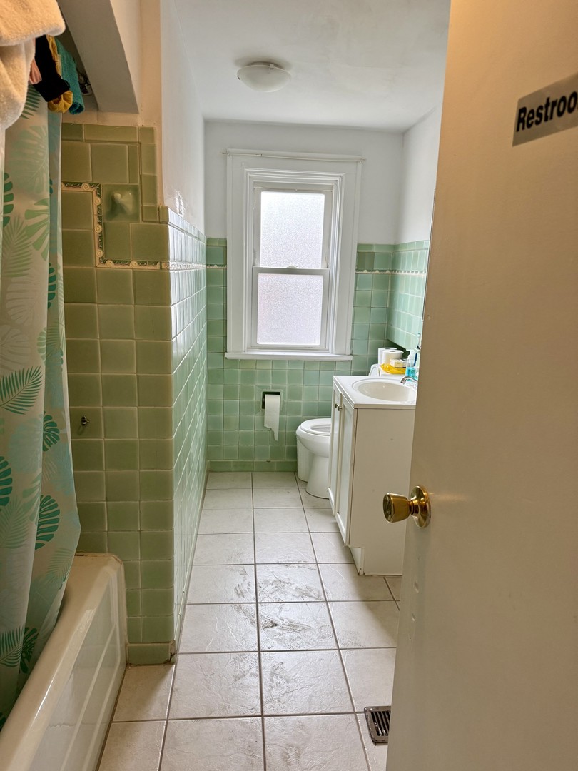 818 East New York Street Aurora IL 60505