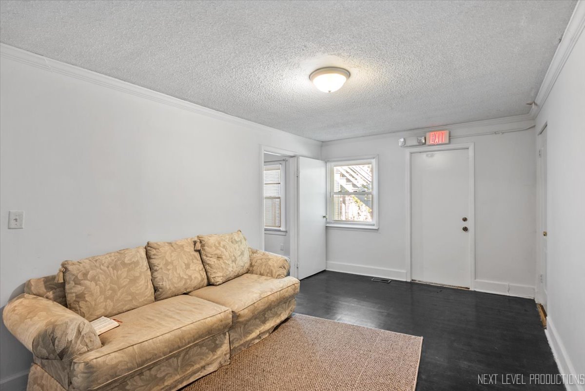 818 East New York Street Aurora IL 60505