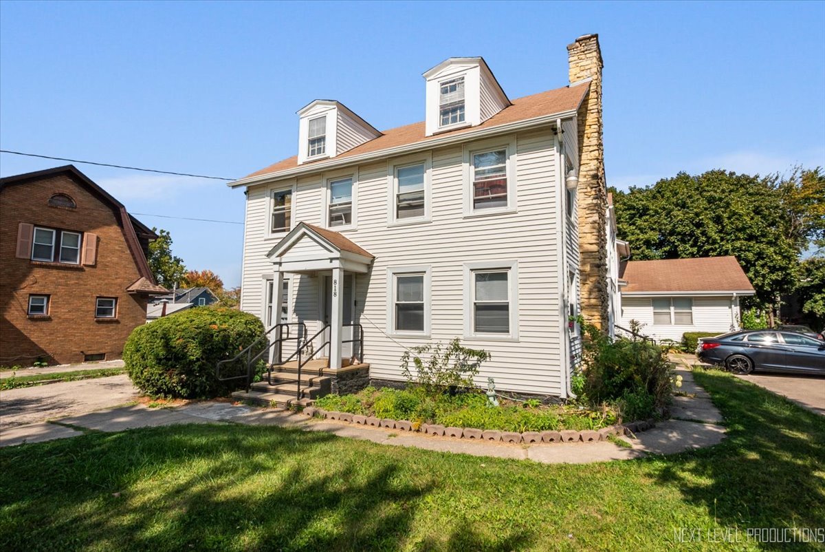 818 East New York Street Aurora IL 60505