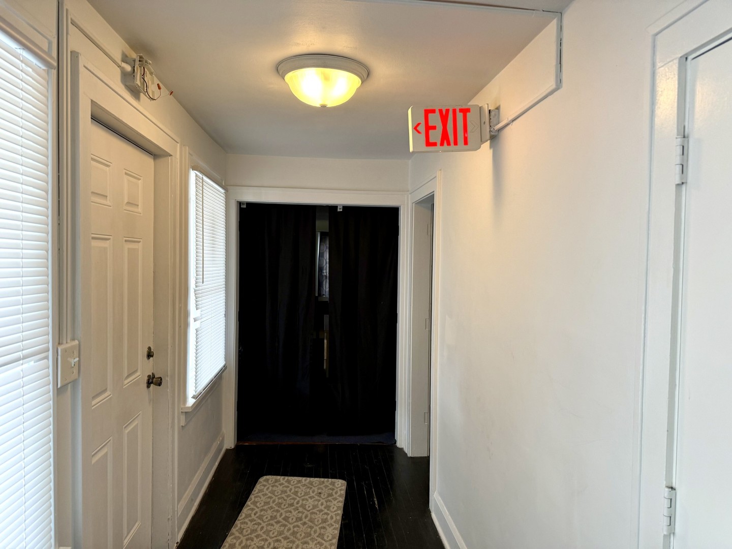818 East New York Street Aurora IL 60505