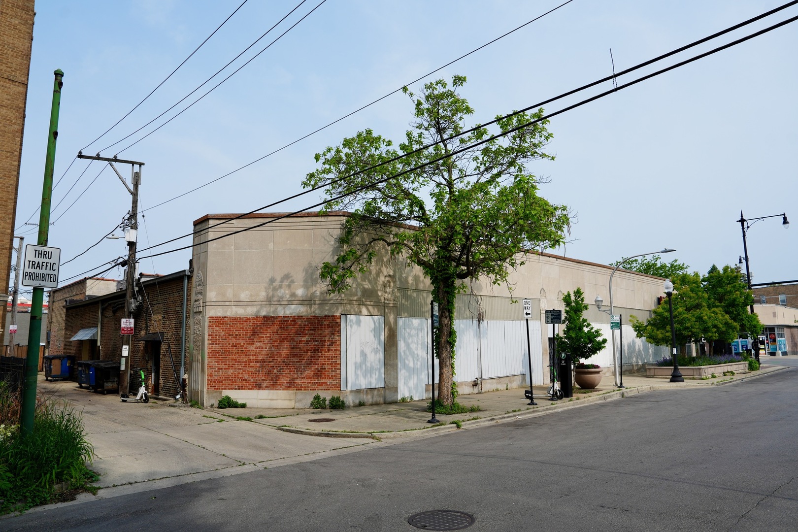 2001 West Howard Street Chicago IL 60645