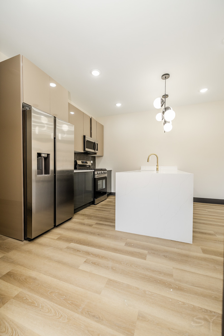 5637-43 South Prairie Avenue Chicago IL 60637