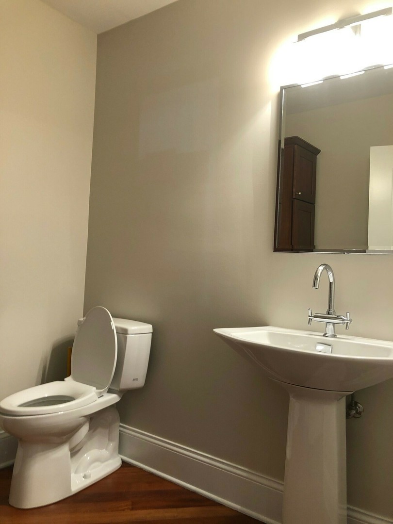 1727 North Burling Street Chicago IL 60614