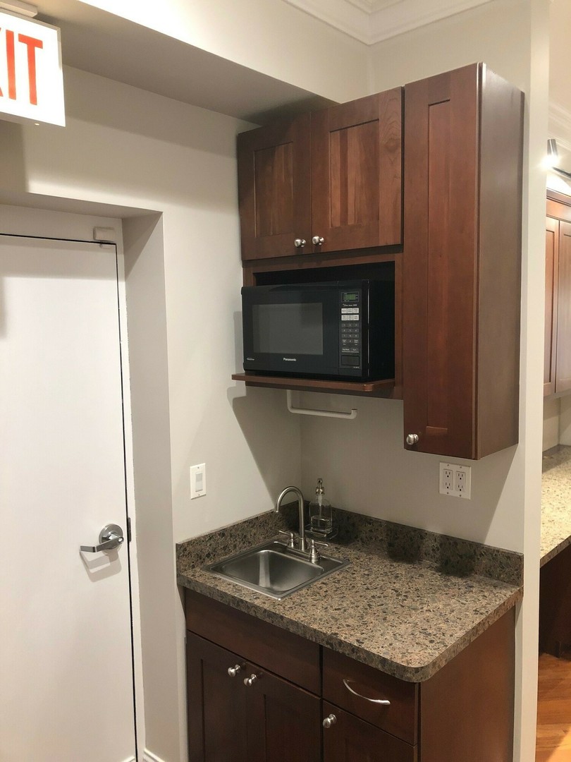 1727 North Burling Street Chicago IL 60614