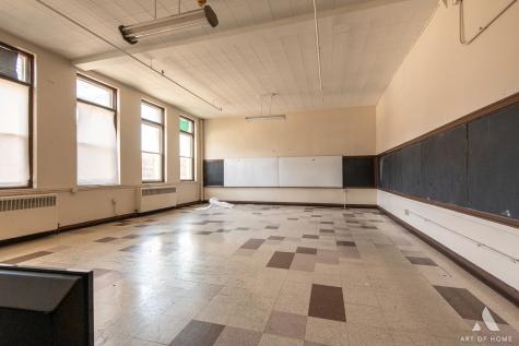 7851 South Jeffery Boulevard Chicago IL 60649