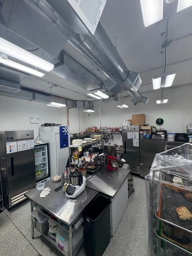 3056 North Lincoln Avenue Chicago IL 60657