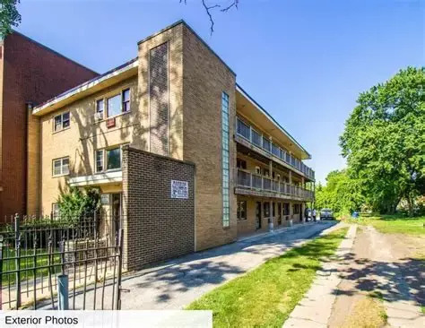7544 South Saginaw Avenue Chicago IL 60649