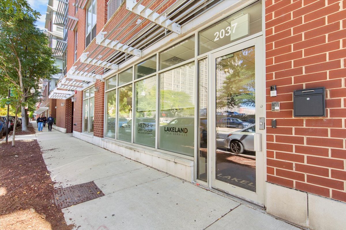 2037 South Indiana Avenue Chicago IL 60616