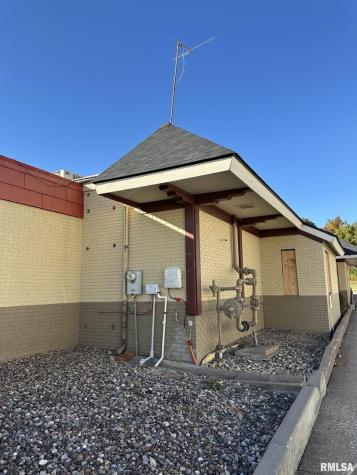 1800 36TH Avenue Moline IL 61265