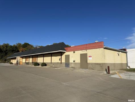 1800 36TH Avenue Moline IL 61265