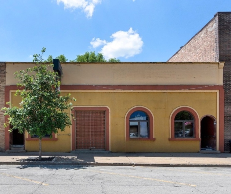 119 West Washington Street Momence IL 60954
