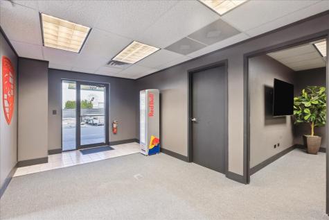 1717 Oak Drive Mchenry IL 60050