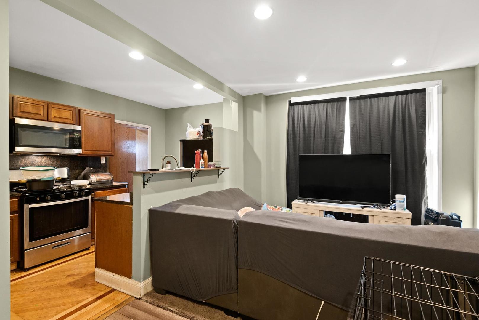 5941 West Chicago Avenue Chicago IL 60651