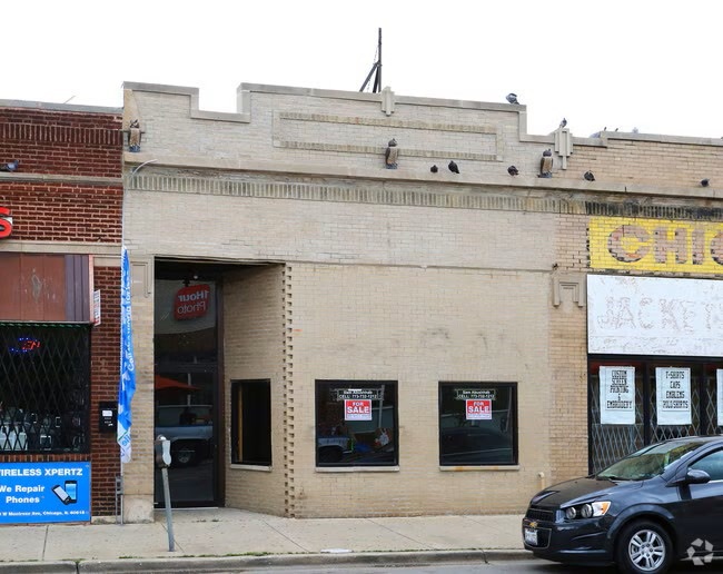 3348 West Montrose Avenue Chicago IL 60618