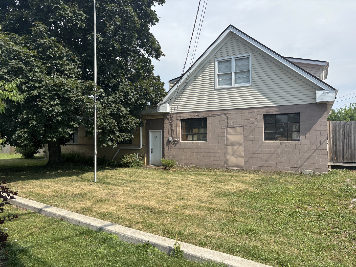 341-345 East Potter Street Wood Dale IL 60191