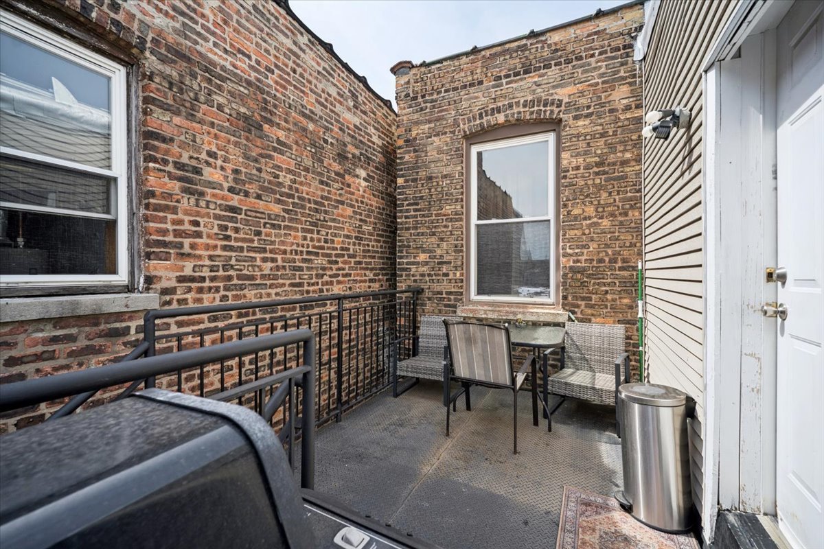 1047 North Western Avenue Chicago IL 60622